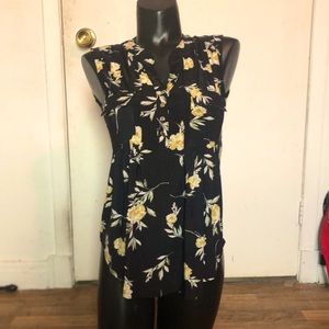 Tank top flowers design